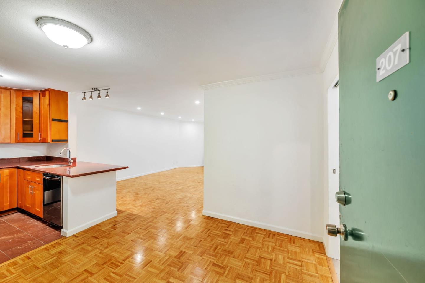 Detail Gallery Image 12 of 74 For 377 Mandarin Dr #207,  Daly City,  CA 94015 - 1 Beds | 1 Baths