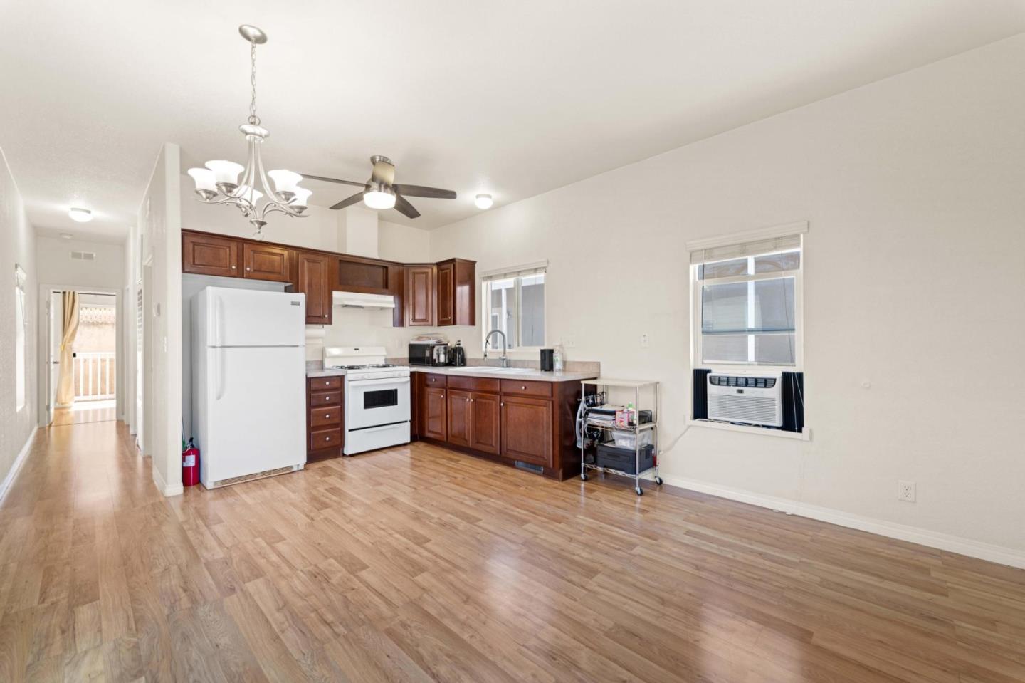 Detail Gallery Image 6 of 18 For 4320 Monterey Rd #7,  San Jose,  CA 95111 - 2 Beds | 1 Baths