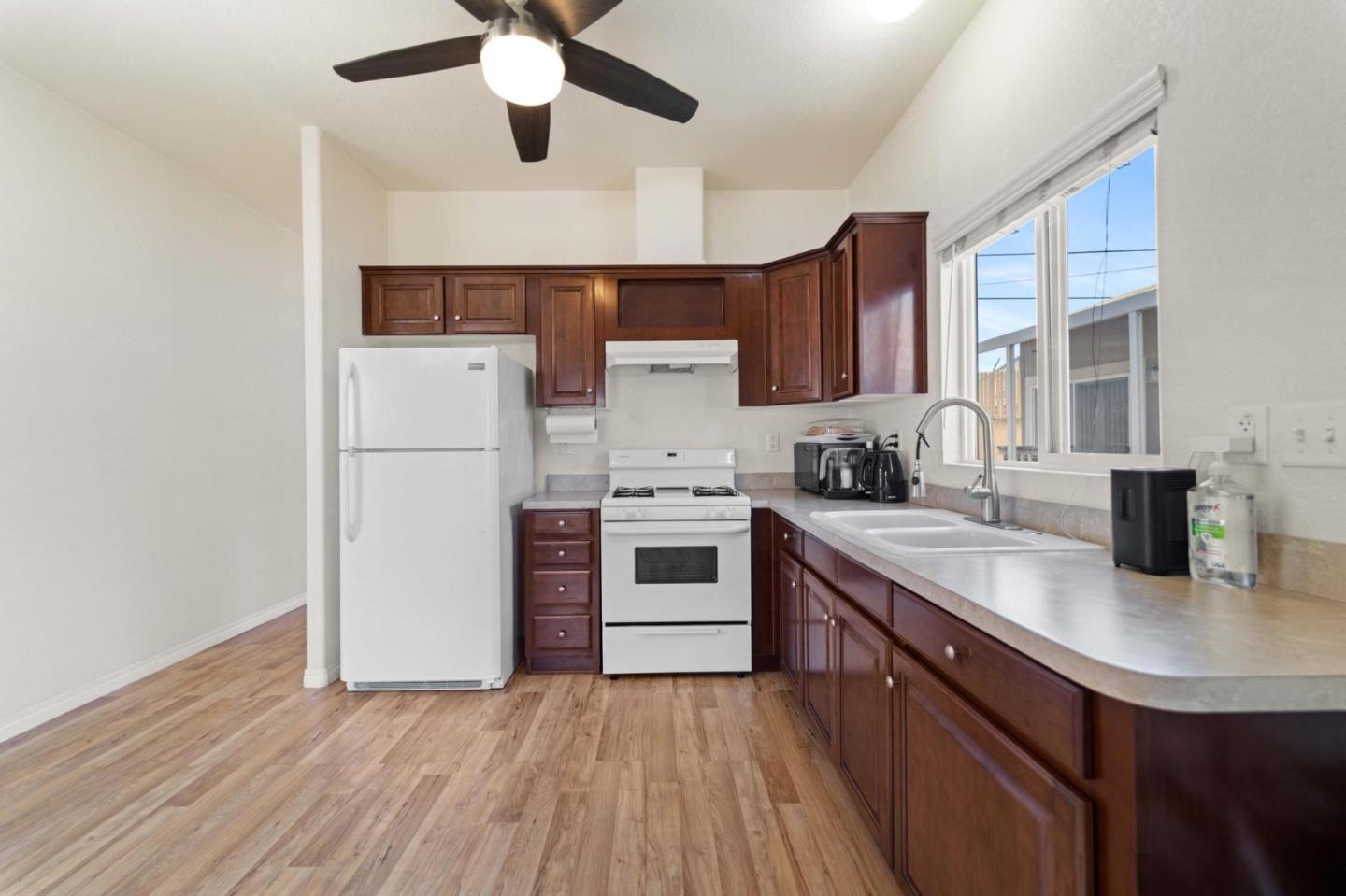 Detail Gallery Image 7 of 18 For 4320 Monterey Rd #7,  San Jose,  CA 95111 - 2 Beds | 1 Baths