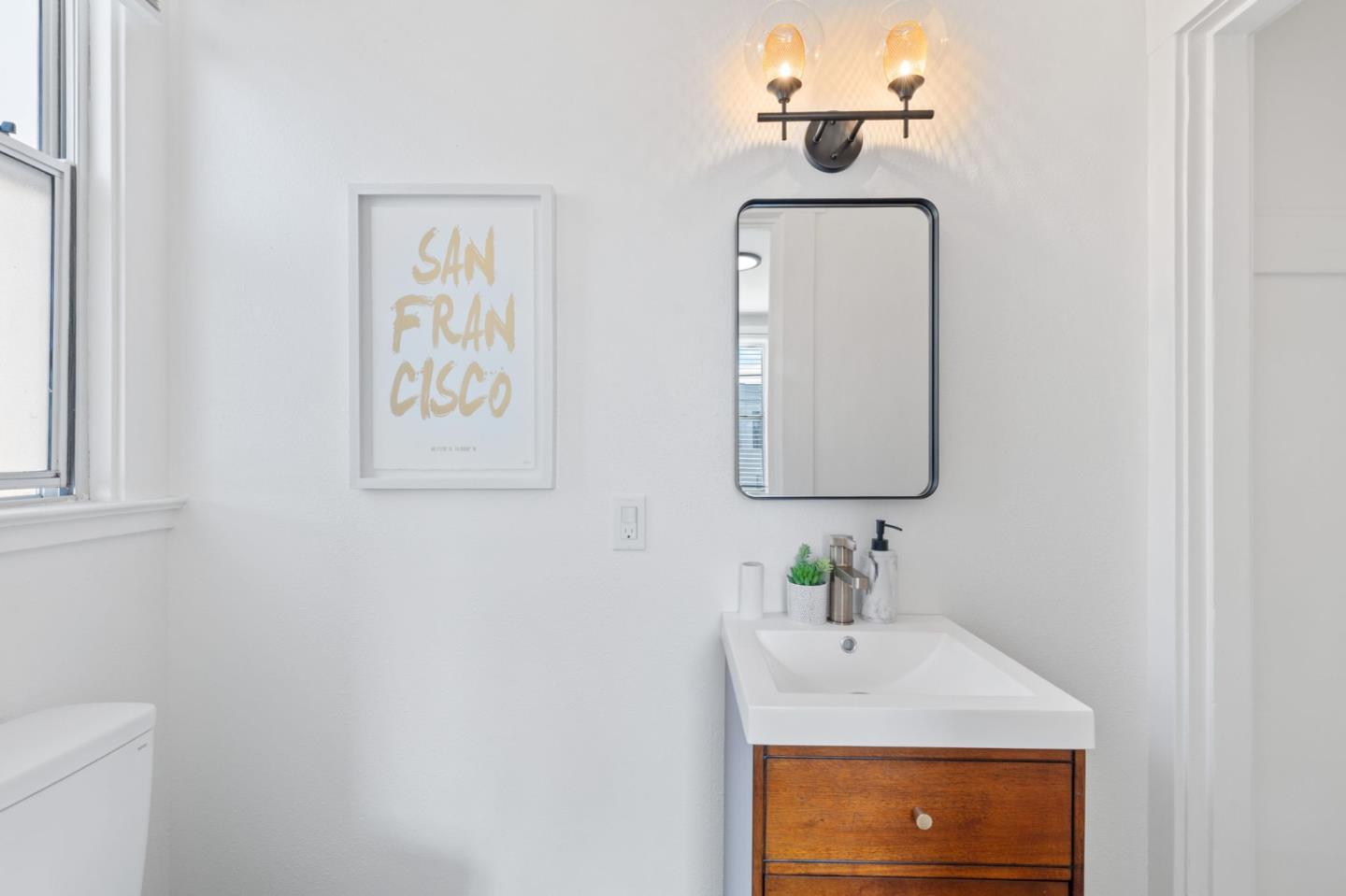 Detail Gallery Image 10 of 37 For 112 Peabody St, San Francisco,  CA 94134 - 4 Beds | 1/1 Baths