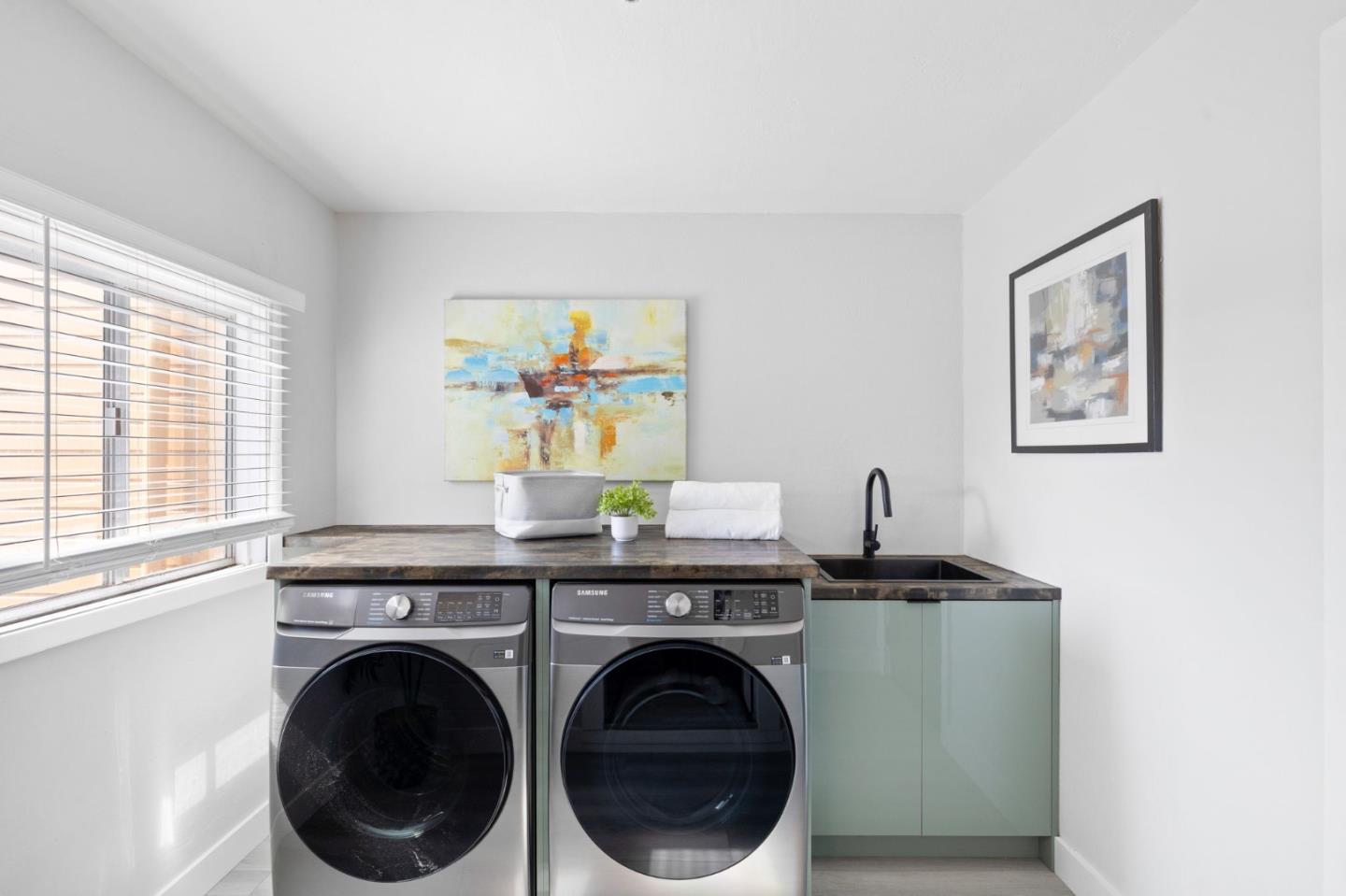 Detail Gallery Image 17 of 37 For 112 Peabody St, San Francisco,  CA 94134 - 4 Beds | 1/1 Baths