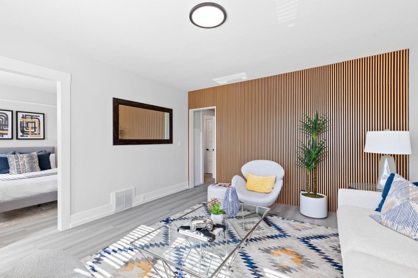 Detail Gallery Image 5 of 37 For 112 Peabody St, San Francisco,  CA 94134 - 4 Beds | 1/1 Baths