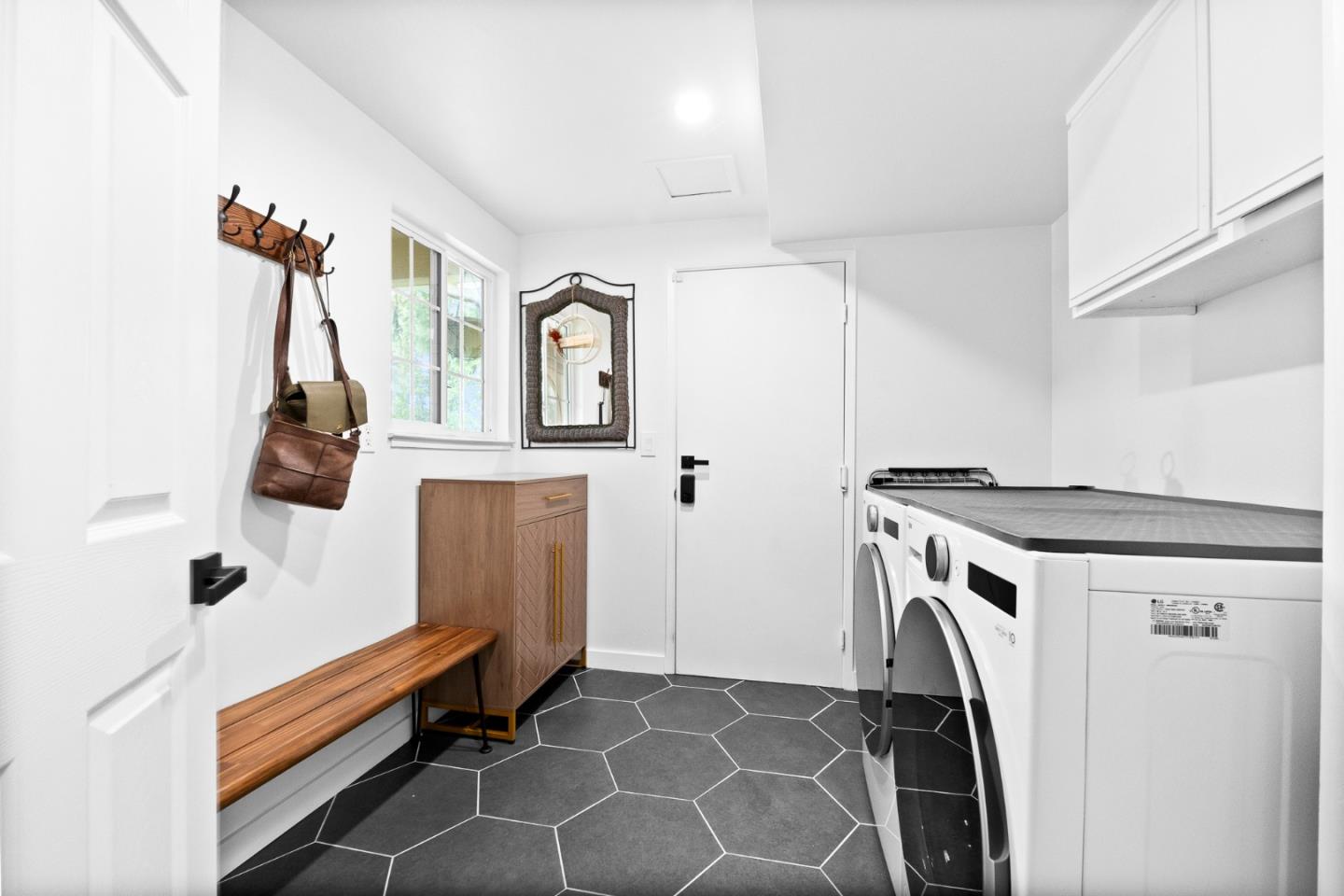 Detail Gallery Image 20 of 51 For 326 El Molino Way, San Jose,  CA 95119 - 5 Beds | 3 Baths