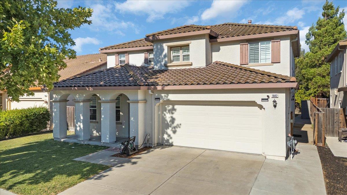 Detail Gallery Image 1 of 50 For 1642 Sycamore Dr, Oakley,  CA 94561 - 4 Beds | 3 Baths