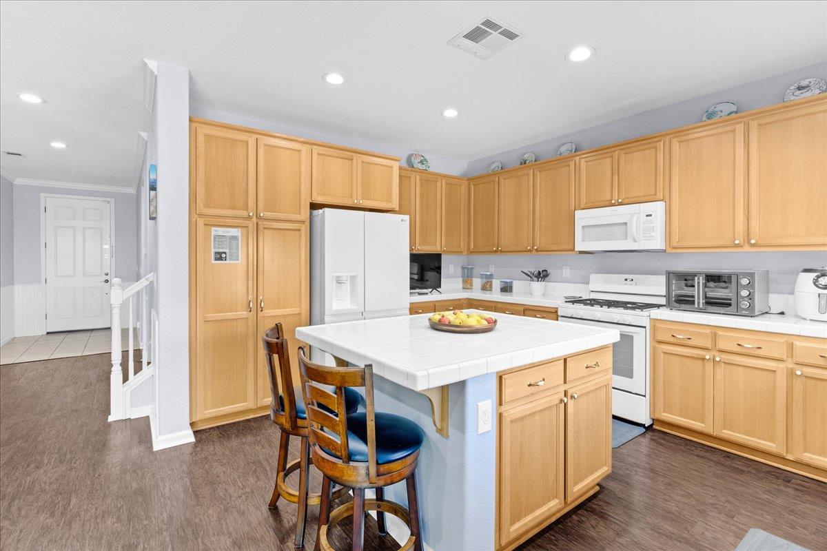 Detail Gallery Image 9 of 50 For 1642 Sycamore Dr, Oakley,  CA 94561 - 4 Beds | 3 Baths