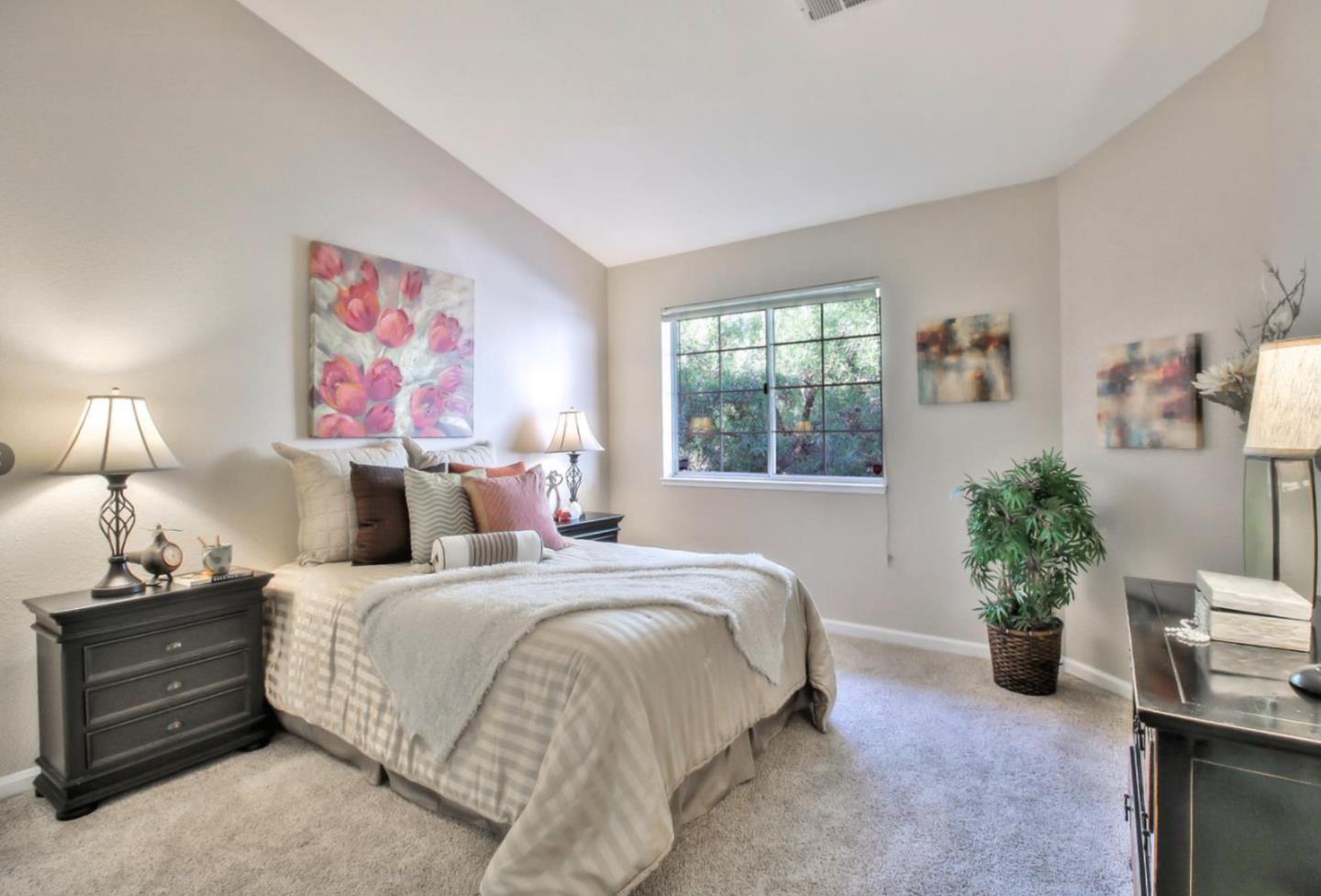 Detail Gallery Image 11 of 21 For 1714 Bevin Brook Dr, San Jose,  CA 95112 - 3 Beds | 3 Baths