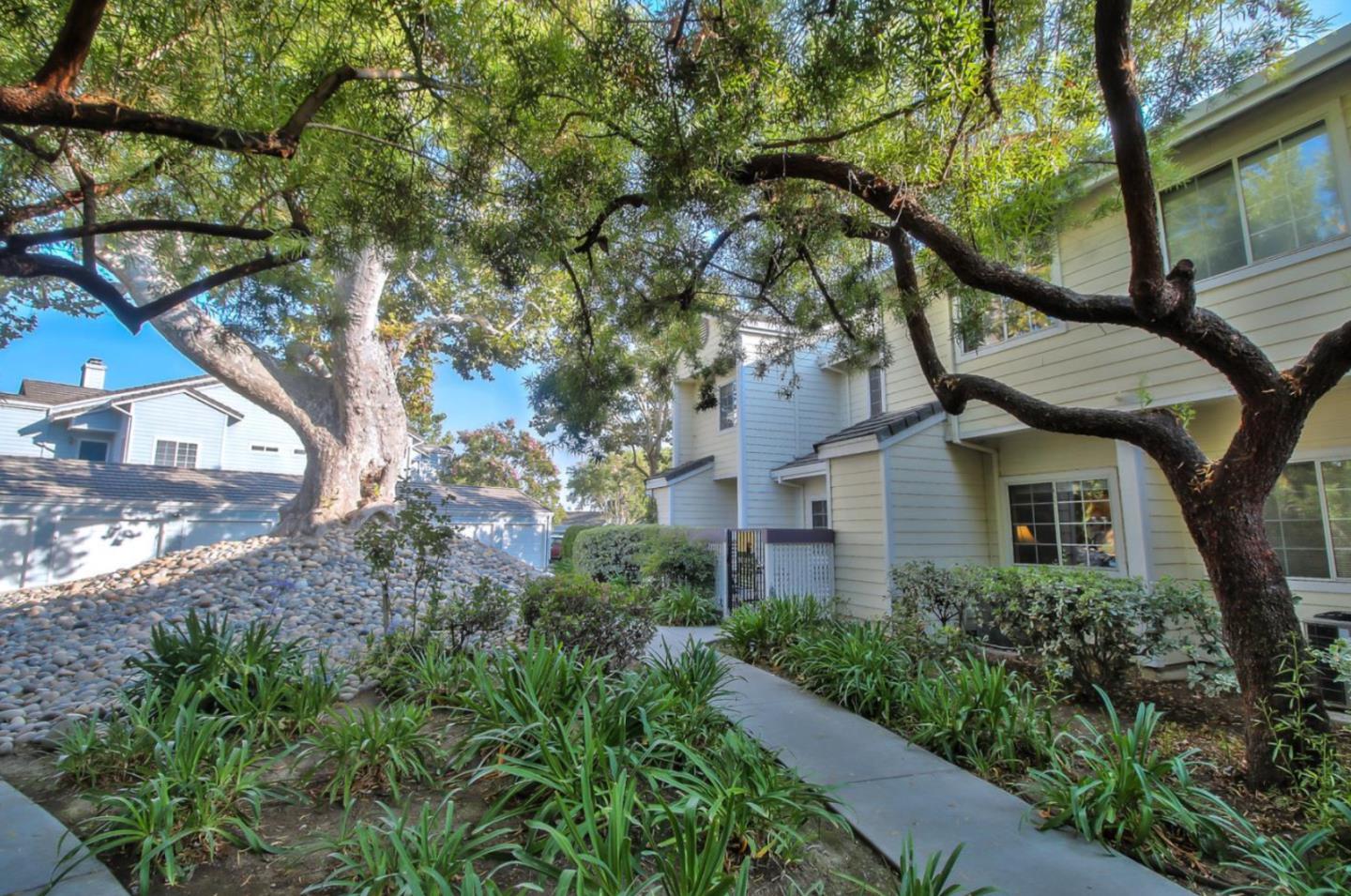 Detail Gallery Image 17 of 21 For 1714 Bevin Brook Dr, San Jose,  CA 95112 - 3 Beds | 3 Baths
