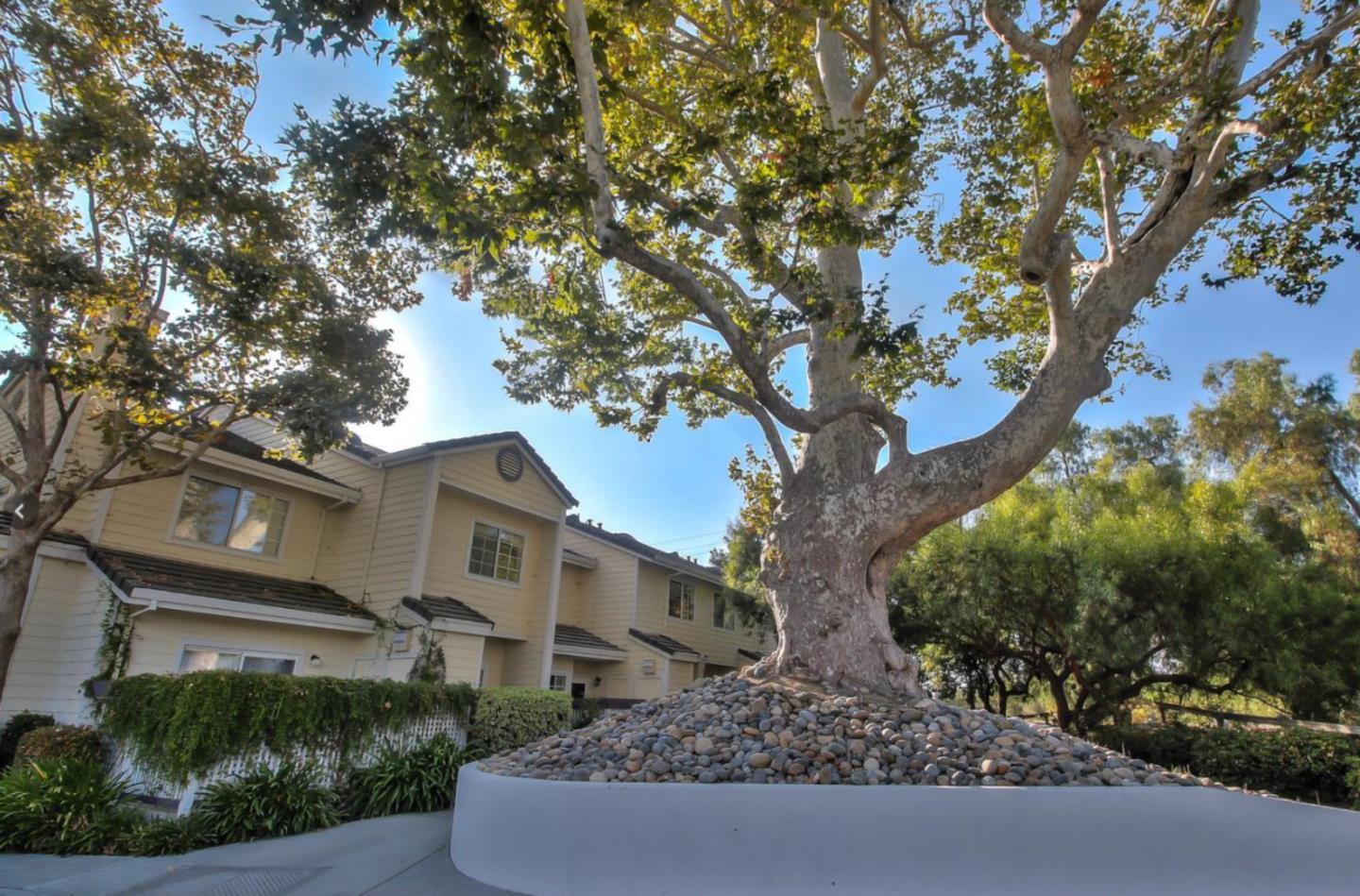 Detail Gallery Image 2 of 21 For 1714 Bevin Brook Dr, San Jose,  CA 95112 - 3 Beds | 3 Baths