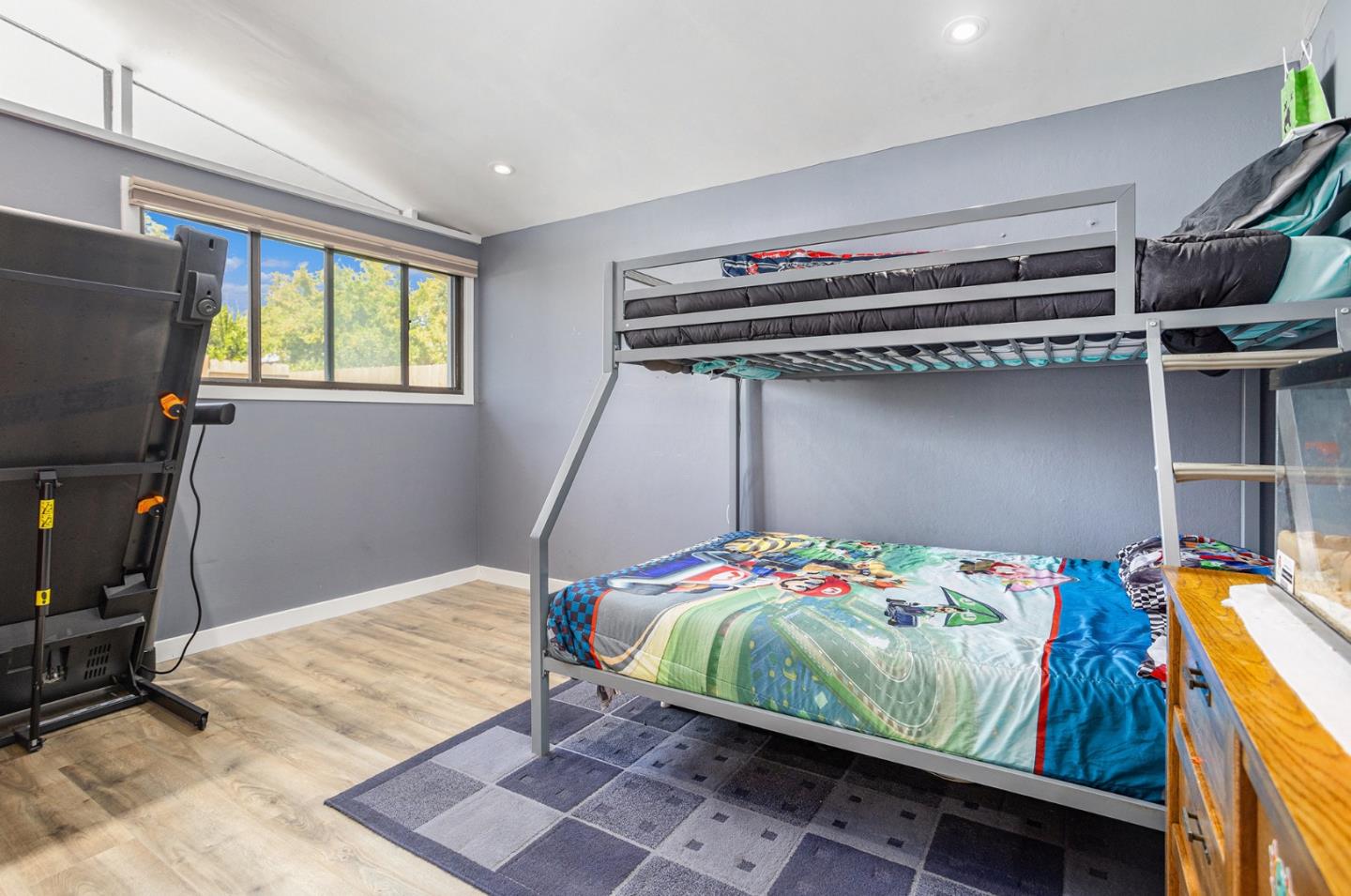Detail Gallery Image 10 of 17 For 27727 Orlando Ave, Hayward,  CA 94545 - 3 Beds | 2 Baths