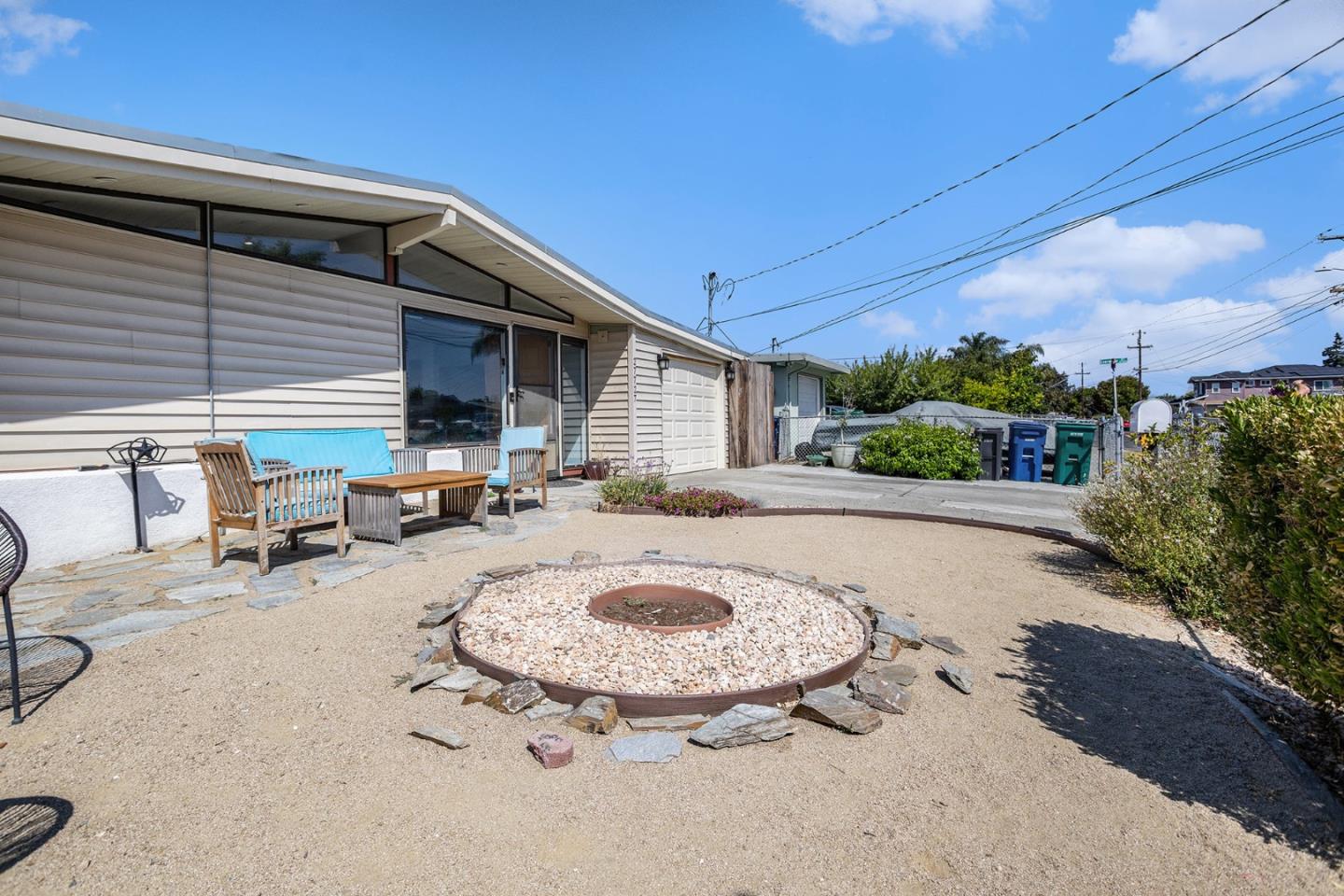 Detail Gallery Image 2 of 17 For 27727 Orlando Ave, Hayward,  CA 94545 - 3 Beds | 2 Baths