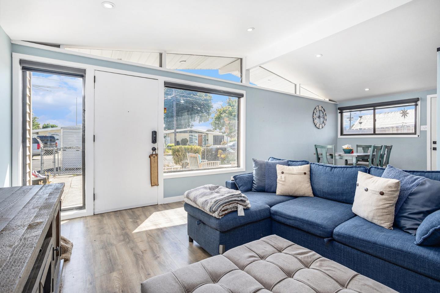 Detail Gallery Image 4 of 17 For 27727 Orlando Ave, Hayward,  CA 94545 - 3 Beds | 2 Baths