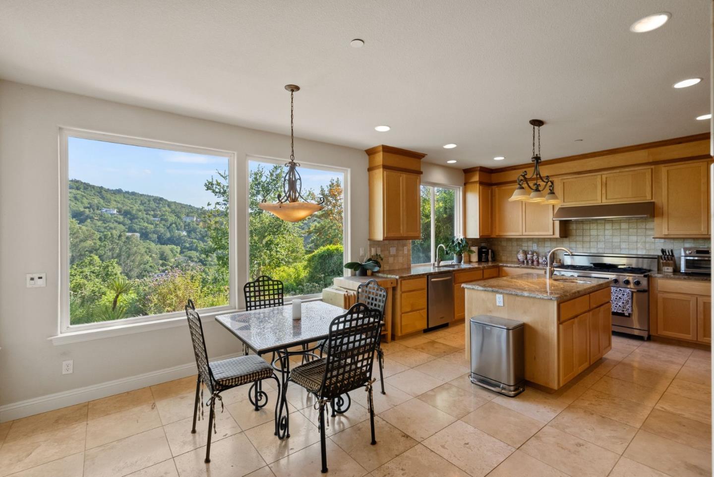 Detail Gallery Image 14 of 68 For 454 Upper Rd, San Rafael,  CA 94903 - 4 Beds | 3/1 Baths