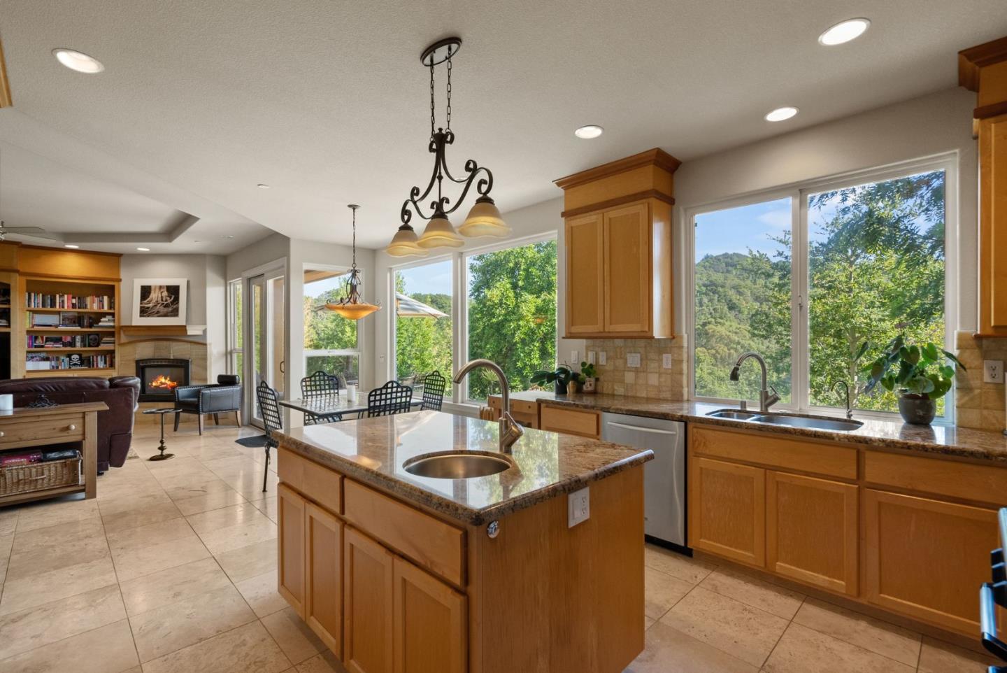 Detail Gallery Image 16 of 68 For 454 Upper Rd, San Rafael,  CA 94903 - 4 Beds | 3/1 Baths