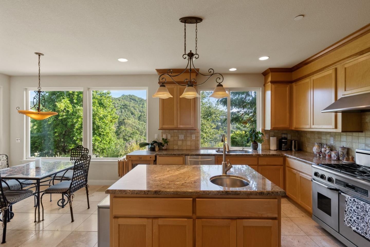 Detail Gallery Image 17 of 68 For 454 Upper Rd, San Rafael,  CA 94903 - 4 Beds | 3/1 Baths