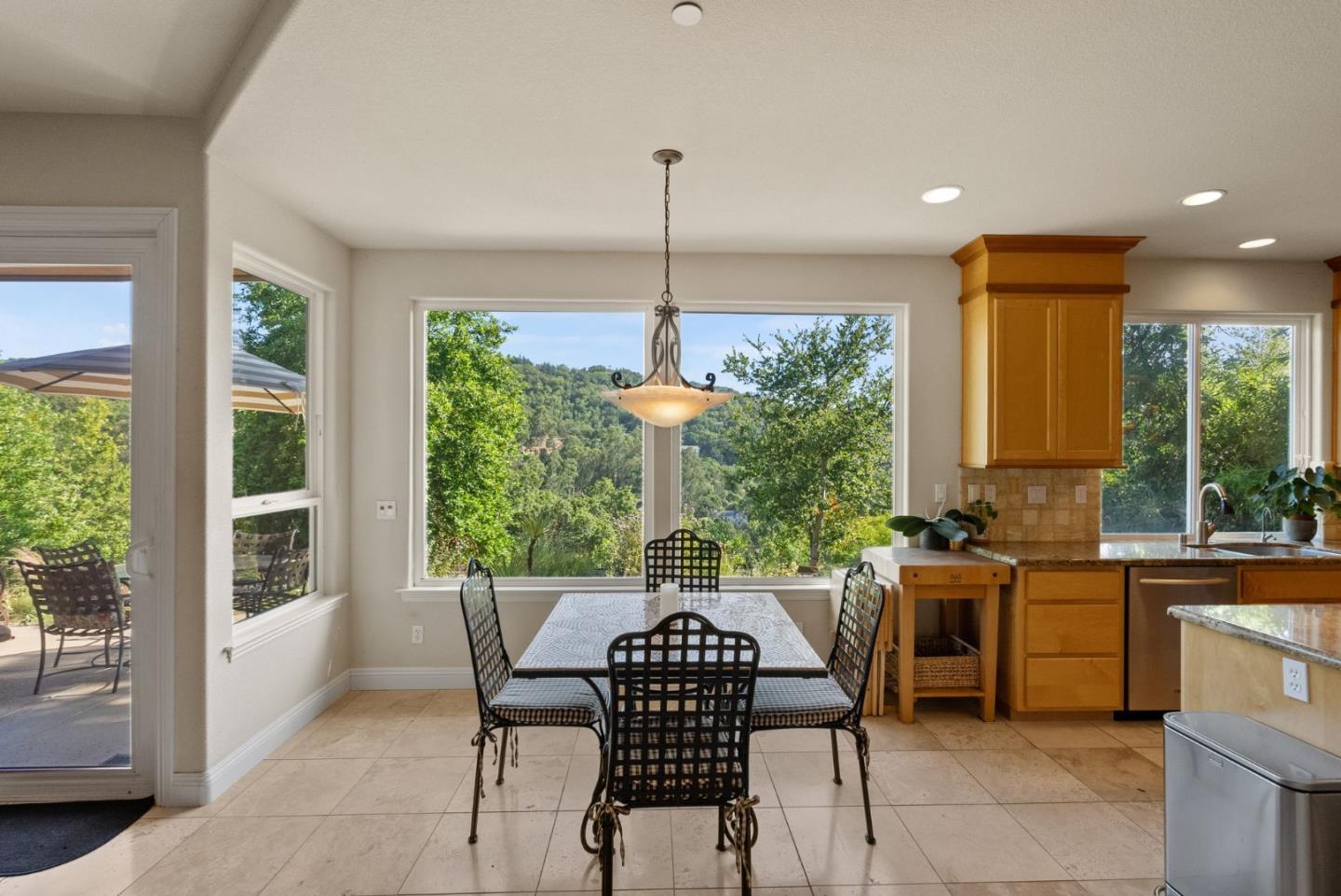 Detail Gallery Image 18 of 68 For 454 Upper Rd, San Rafael,  CA 94903 - 4 Beds | 3/1 Baths