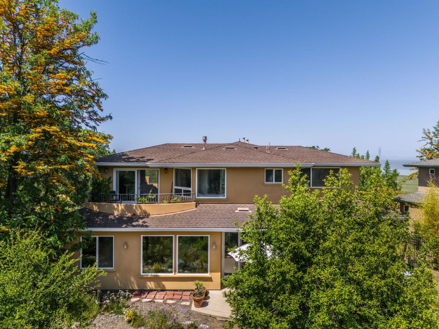 Detail Gallery Image 4 of 68 For 454 Upper Rd, San Rafael,  CA 94903 - 4 Beds | 3/1 Baths