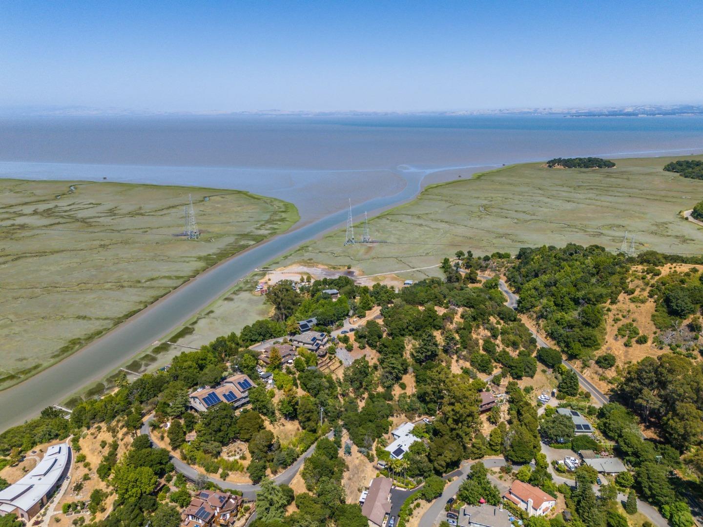 Detail Gallery Image 55 of 68 For 454 Upper Rd, San Rafael,  CA 94903 - 4 Beds | 3/1 Baths