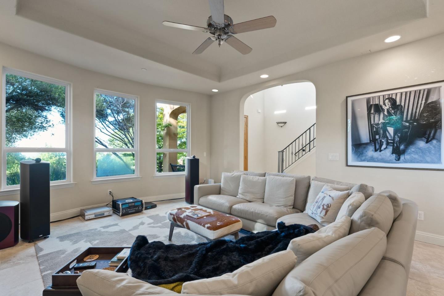 Detail Gallery Image 7 of 68 For 454 Upper Rd, San Rafael,  CA 94903 - 4 Beds | 3/1 Baths