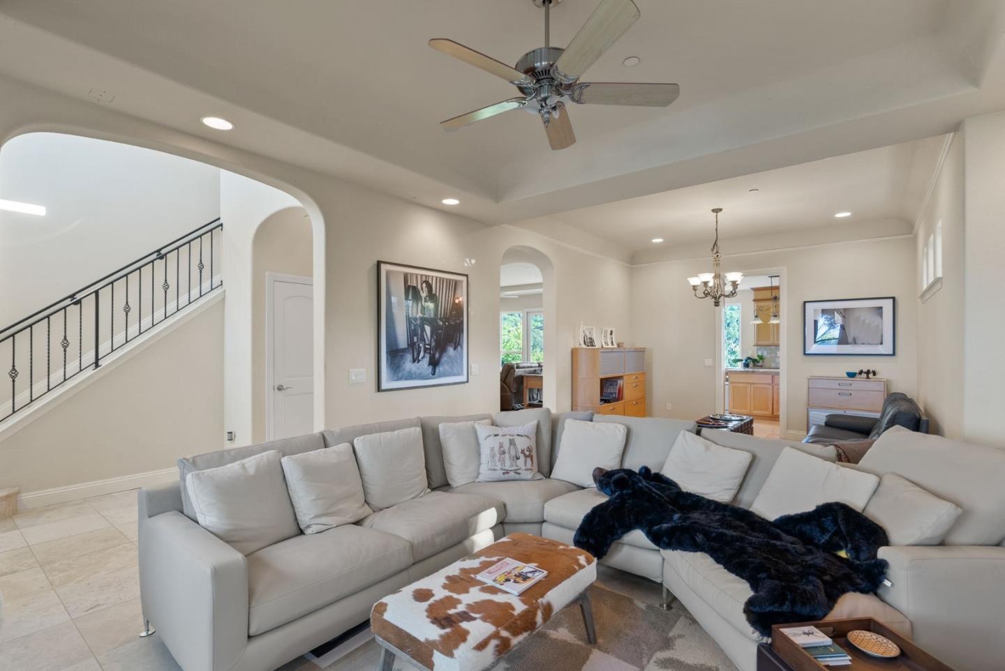 Detail Gallery Image 8 of 68 For 454 Upper Rd, San Rafael,  CA 94903 - 4 Beds | 3/1 Baths
