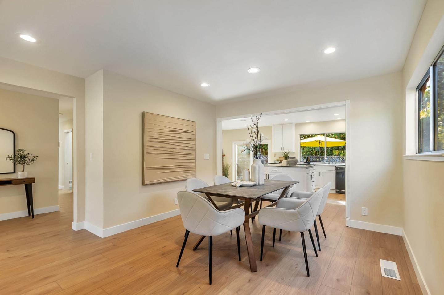 Detail Gallery Image 11 of 34 For 3583 Eastridge Dr, San Jose,  CA 95148 - 4 Beds | 2 Baths