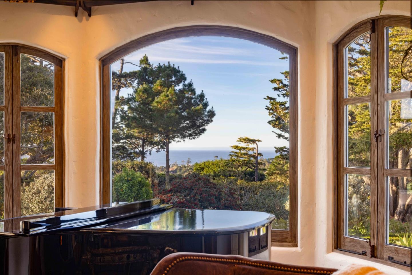 Detail Gallery Image 13 of 68 For 1463 Oleada Rd, Pebble Beach,  CA 93953 - 8 Beds | 9/2 Baths