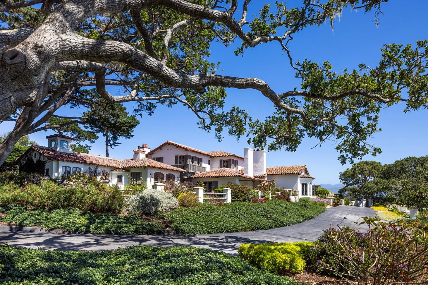 Detail Gallery Image 3 of 68 For 1463 Oleada Rd, Pebble Beach,  CA 93953 - 8 Beds | 9/2 Baths