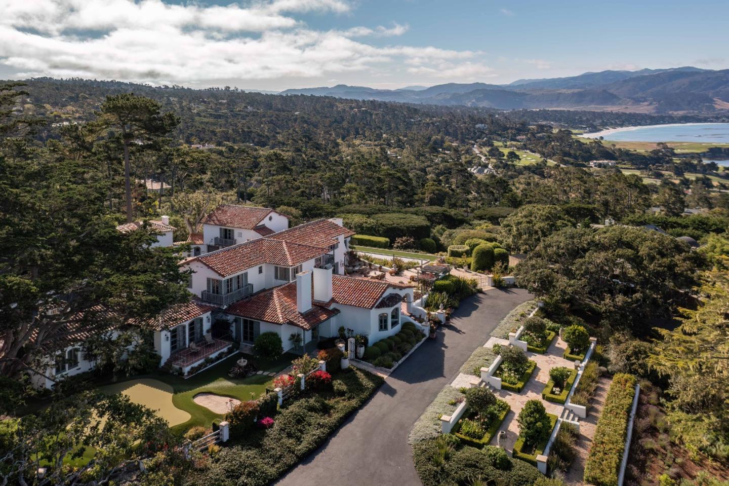 Detail Gallery Image 4 of 68 For 1463 Oleada Rd, Pebble Beach,  CA 93953 - 8 Beds | 9/2 Baths
