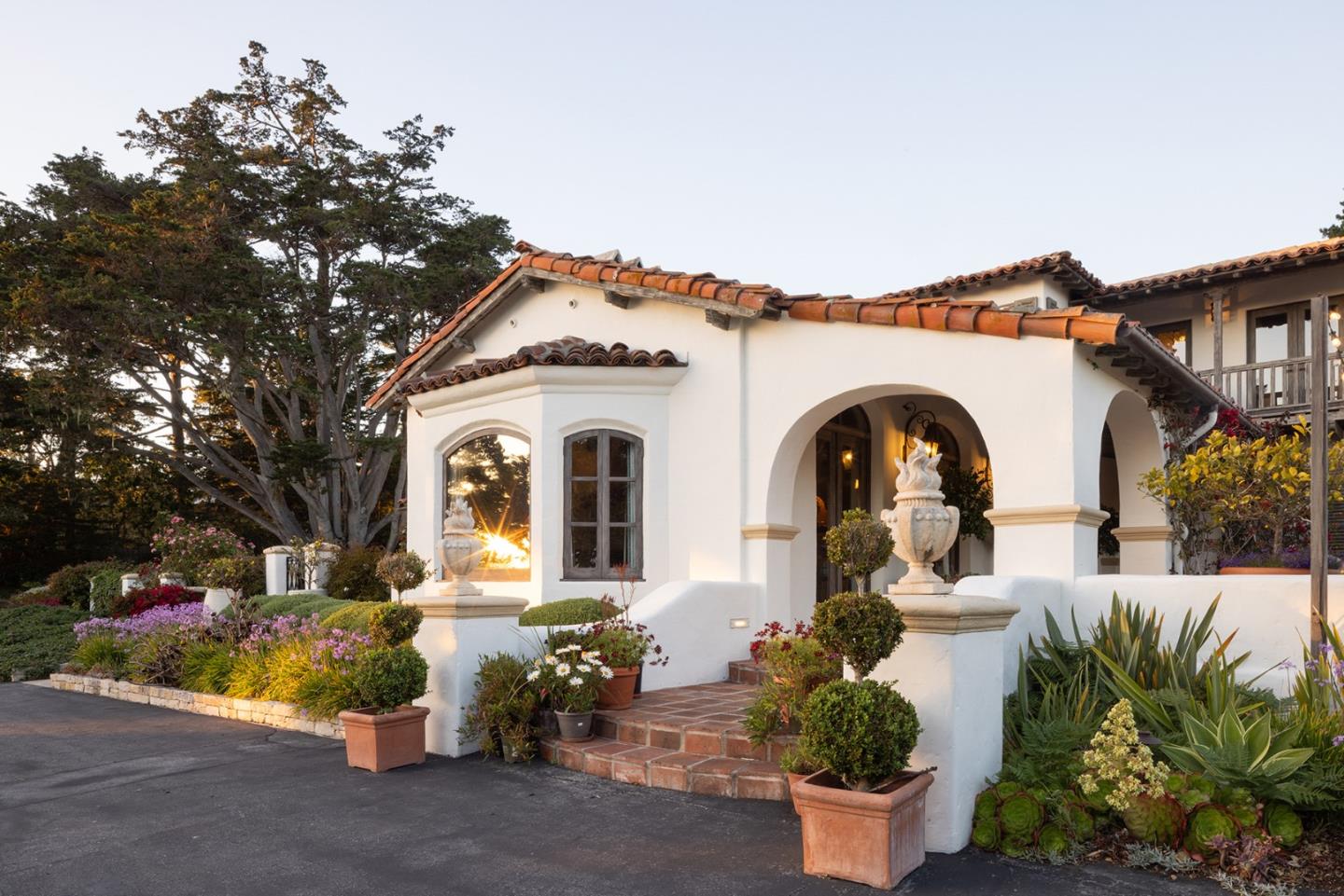 Detail Gallery Image 8 of 68 For 1463 Oleada Rd, Pebble Beach,  CA 93953 - 8 Beds | 9/2 Baths