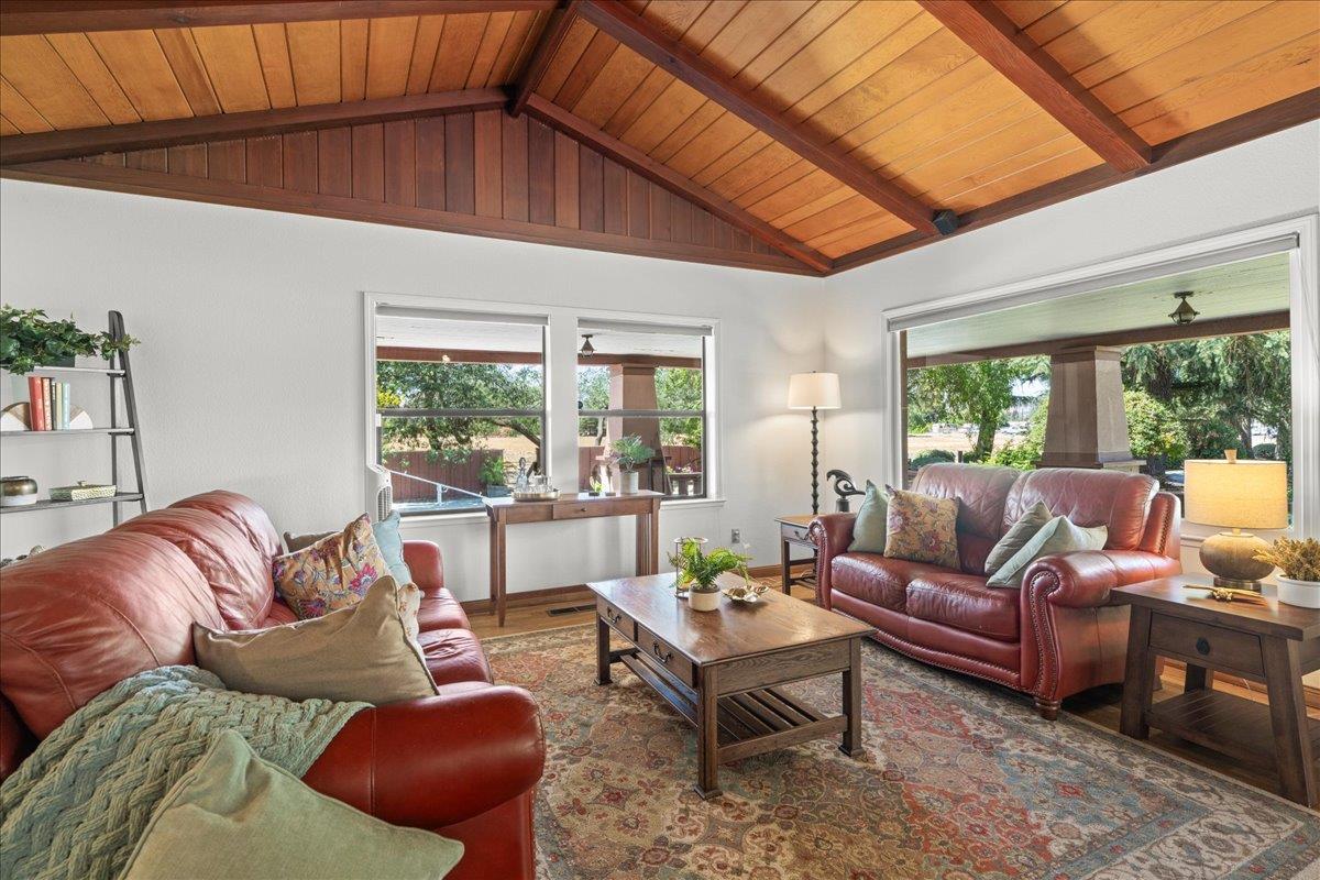 Detail Gallery Image 10 of 41 For 14325 Monterey Rd, San Martin,  CA 95046 - 2 Beds | 2/1 Baths