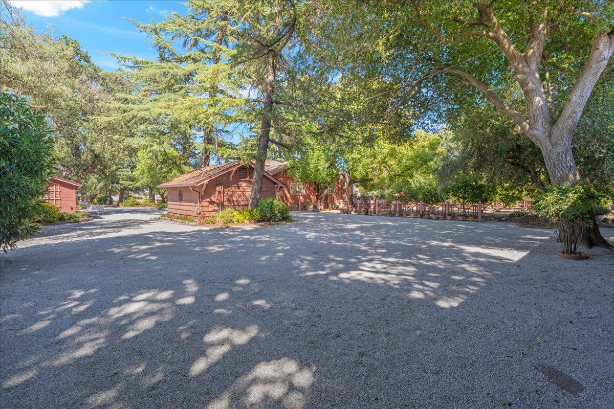 Detail Gallery Image 4 of 41 For 14325 Monterey Rd, San Martin,  CA 95046 - 2 Beds | 2/1 Baths