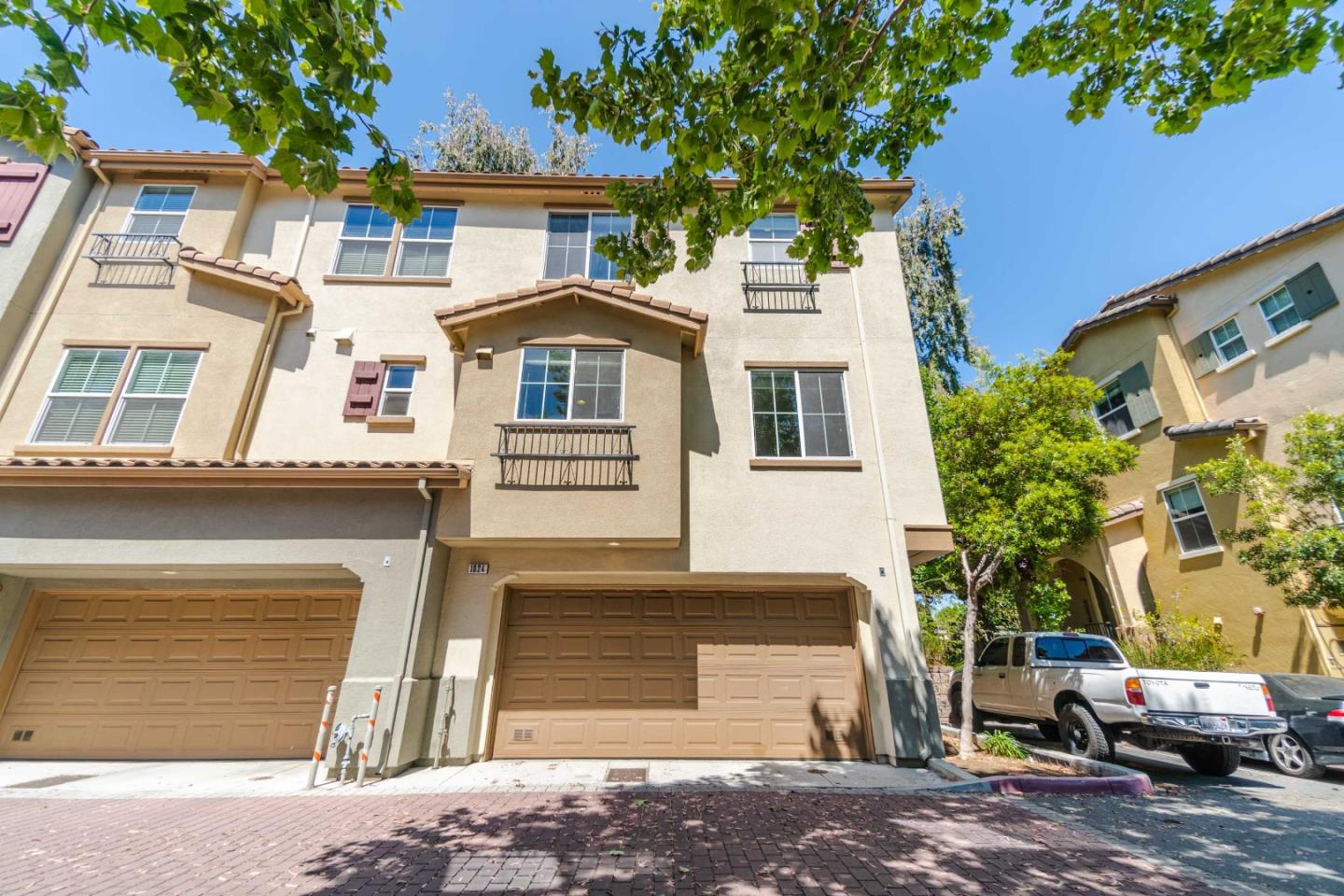 Detail Gallery Image 2 of 47 For 1024 Jena Ter, Sunnyvale,  CA 94089 - 4 Beds | 3/1 Baths