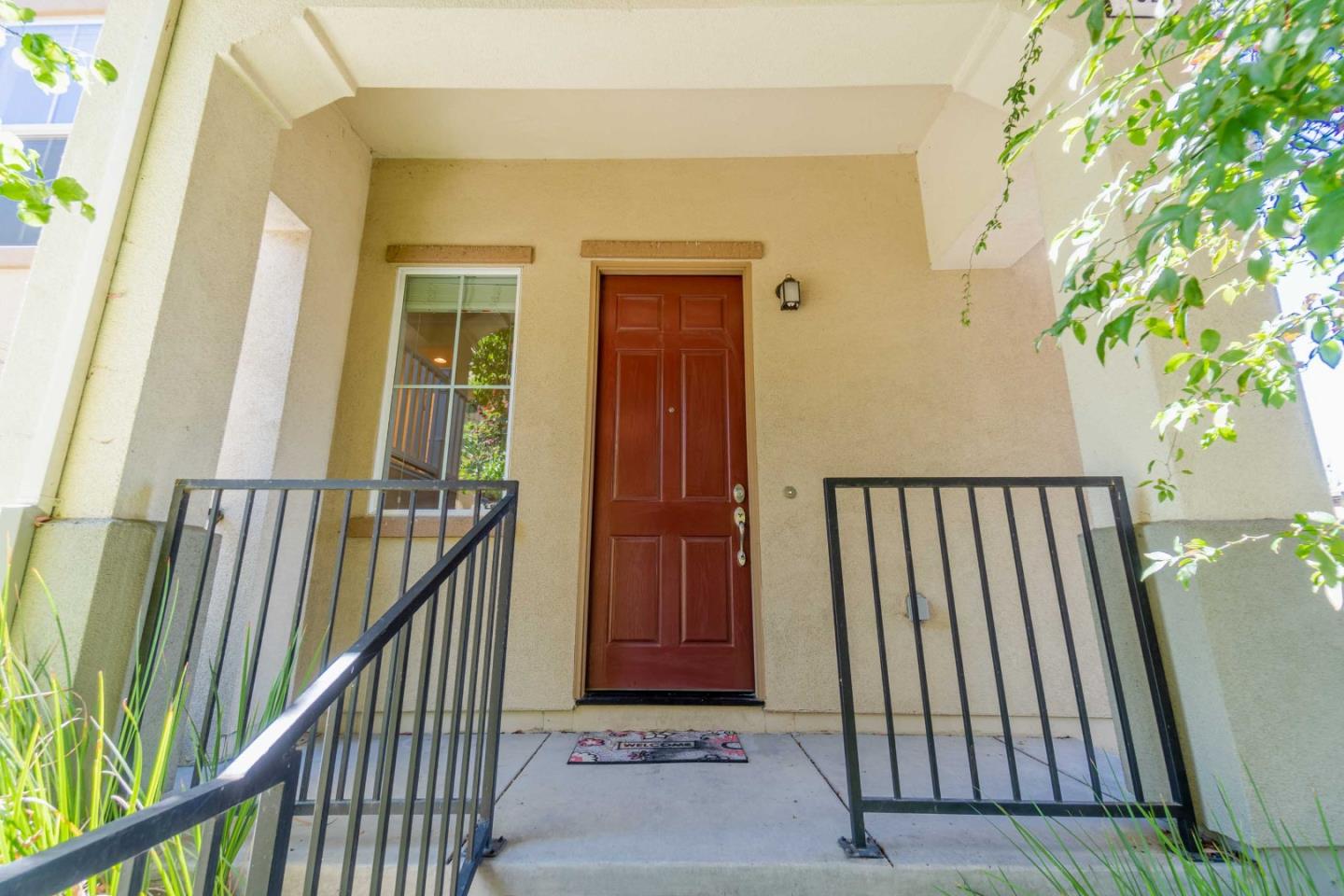 Detail Gallery Image 4 of 47 For 1024 Jena Ter, Sunnyvale,  CA 94089 - 4 Beds | 3/1 Baths