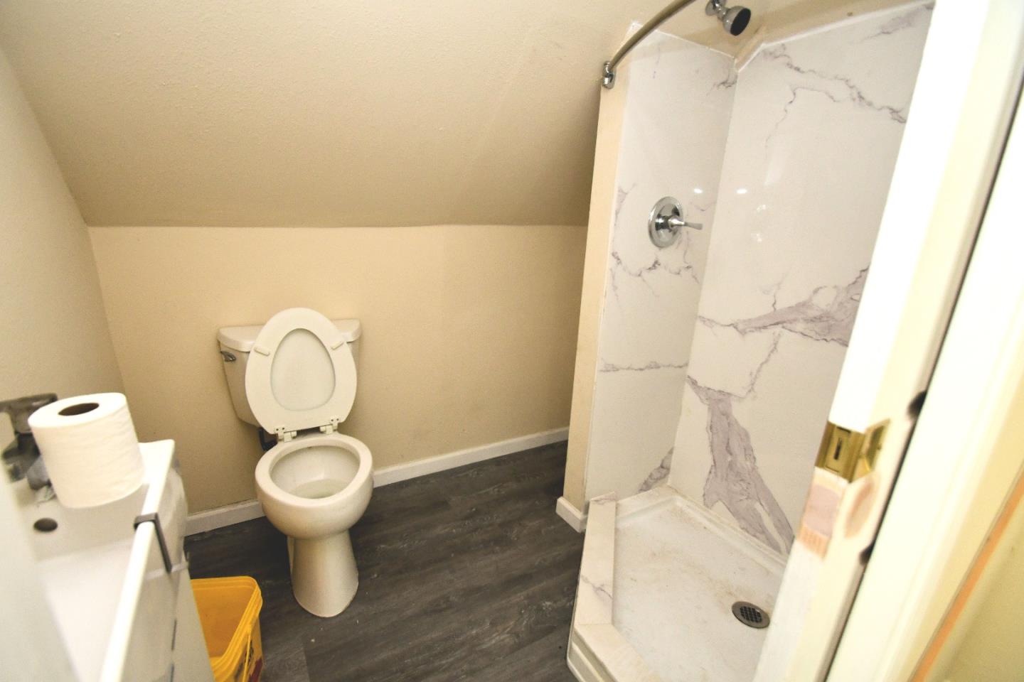Detail Gallery Image 10 of 16 For 3306 Market St, Emeryville,  CA 94608 - 4 Beds | 3/1 Baths
