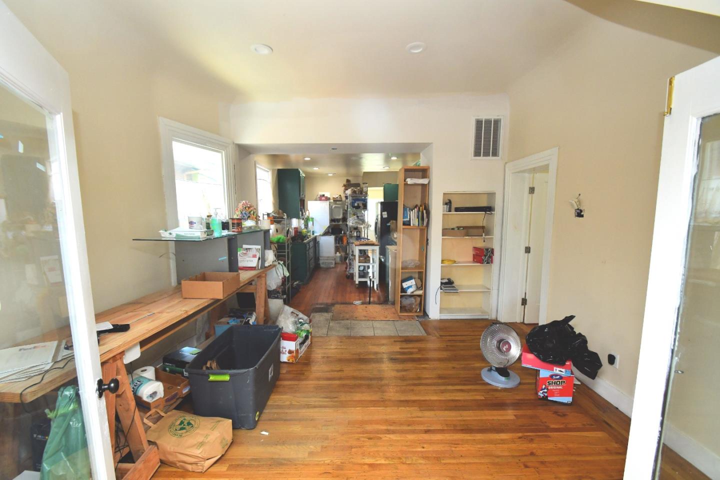 Detail Gallery Image 7 of 16 For 3306 Market St, Emeryville,  CA 94608 - 4 Beds | 3/1 Baths