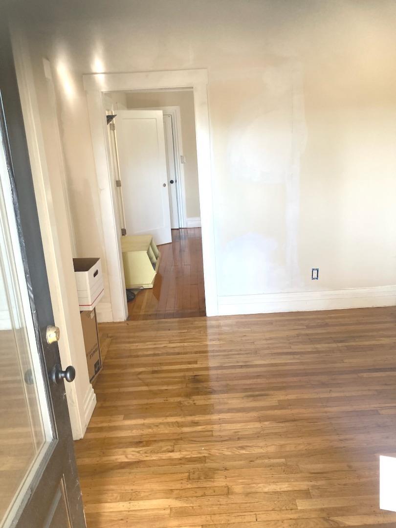 Detail Gallery Image 8 of 16 For 3306 Market St, Emeryville,  CA 94608 - 4 Beds | 3/1 Baths