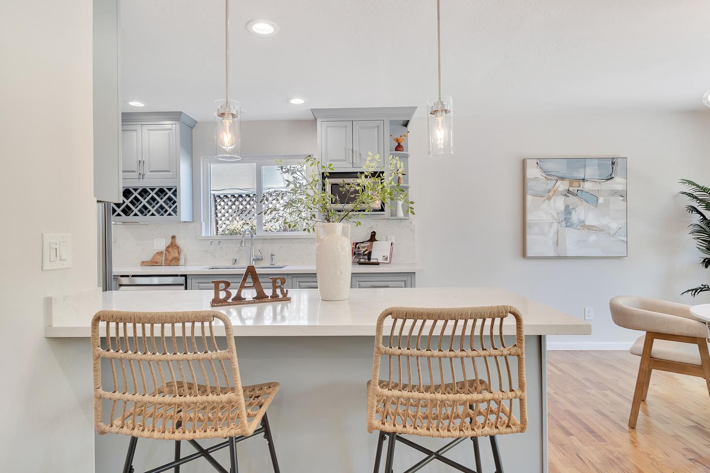 Detail Gallery Image 11 of 37 For 1598 Benton St, Sunnyvale,  CA 94087 - 3 Beds | 2 Baths