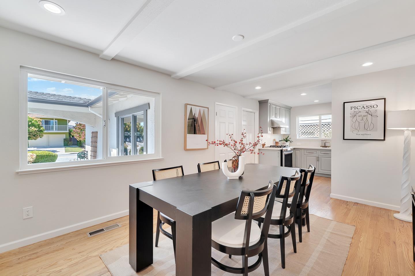 Detail Gallery Image 18 of 37 For 1598 Benton St, Sunnyvale,  CA 94087 - 3 Beds | 2 Baths