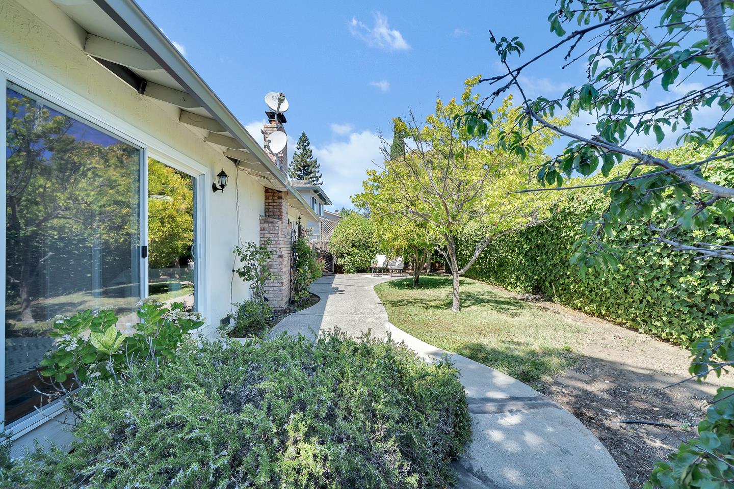 Detail Gallery Image 34 of 37 For 1598 Benton St, Sunnyvale,  CA 94087 - 3 Beds | 2 Baths