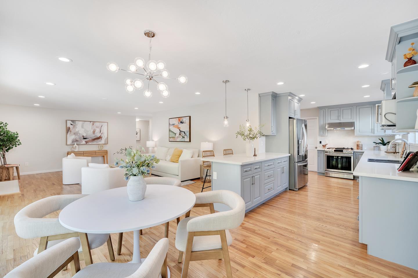 Detail Gallery Image 7 of 37 For 1598 Benton St, Sunnyvale,  CA 94087 - 3 Beds | 2 Baths
