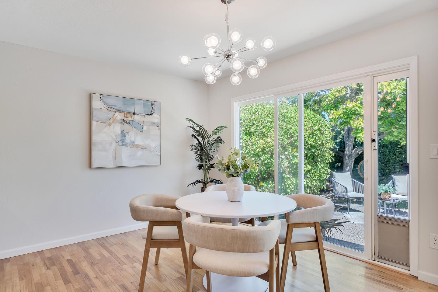 Detail Gallery Image 8 of 37 For 1598 Benton St, Sunnyvale,  CA 94087 - 3 Beds | 2 Baths