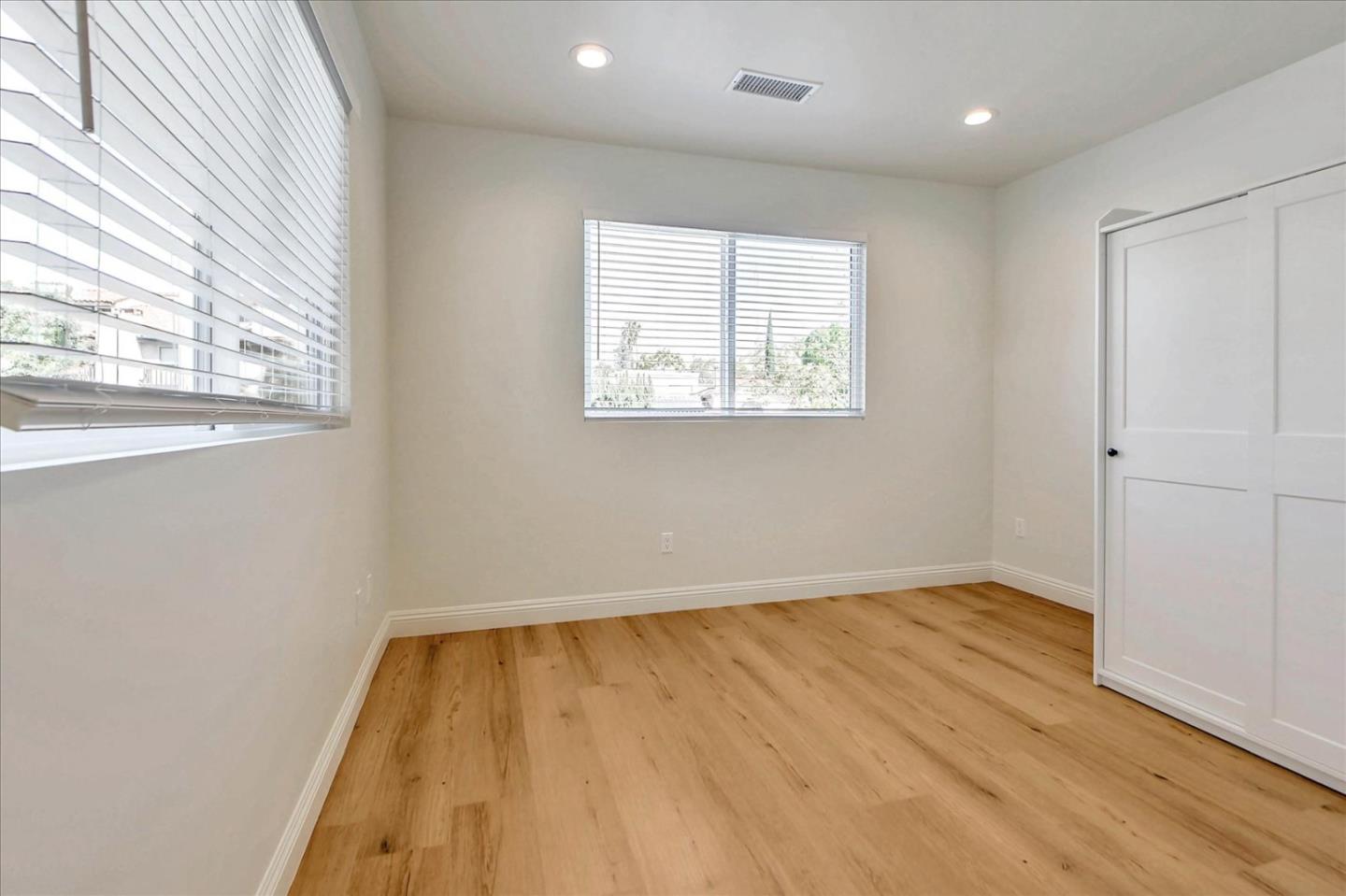 Detail Gallery Image 10 of 21 For 2202 Camden Ave, Los Angeles,  CA 90064 - 2 Beds | 2 Baths