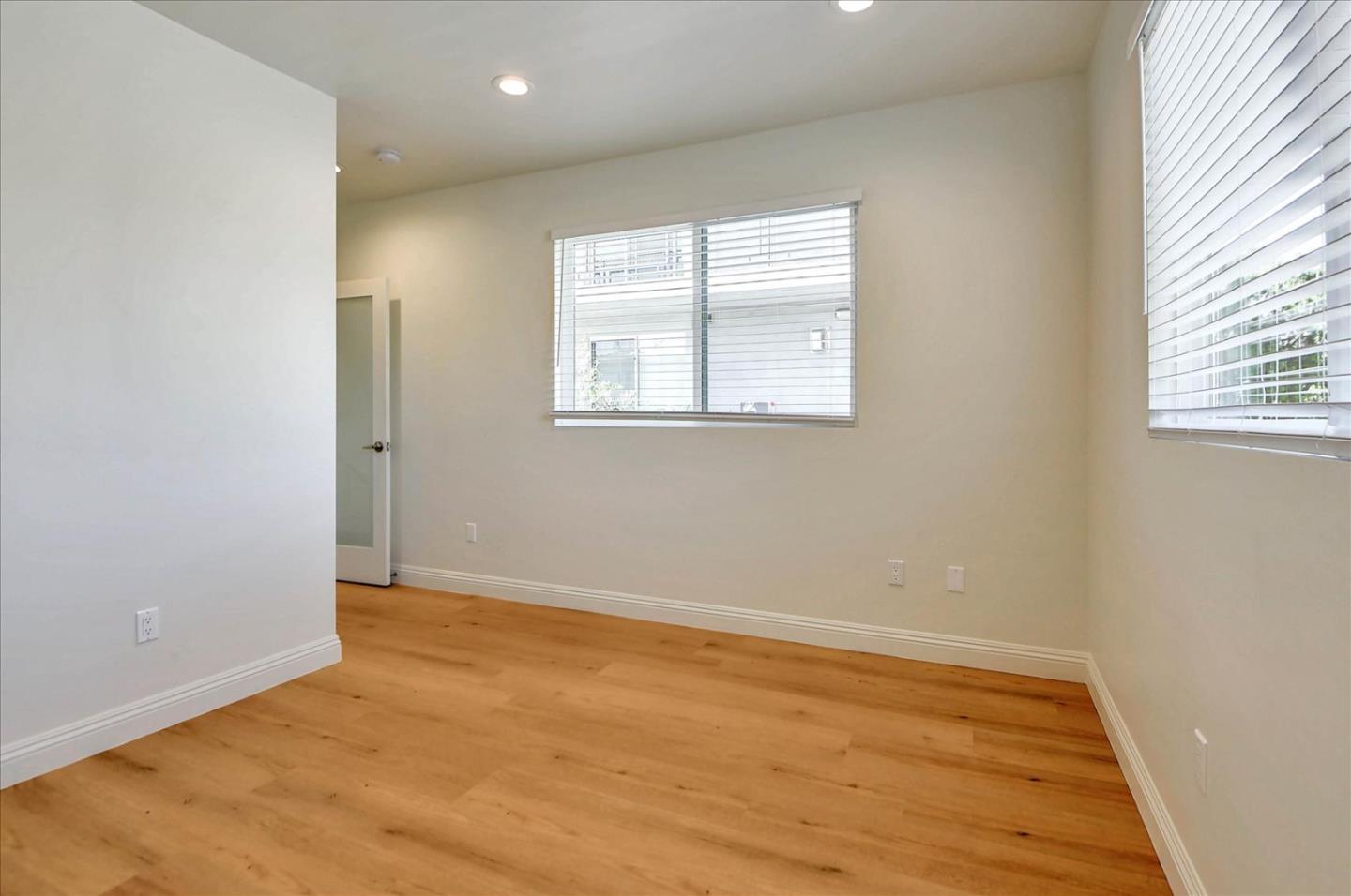 Detail Gallery Image 11 of 21 For 2202 Camden Ave, Los Angeles,  CA 90064 - 2 Beds | 2 Baths