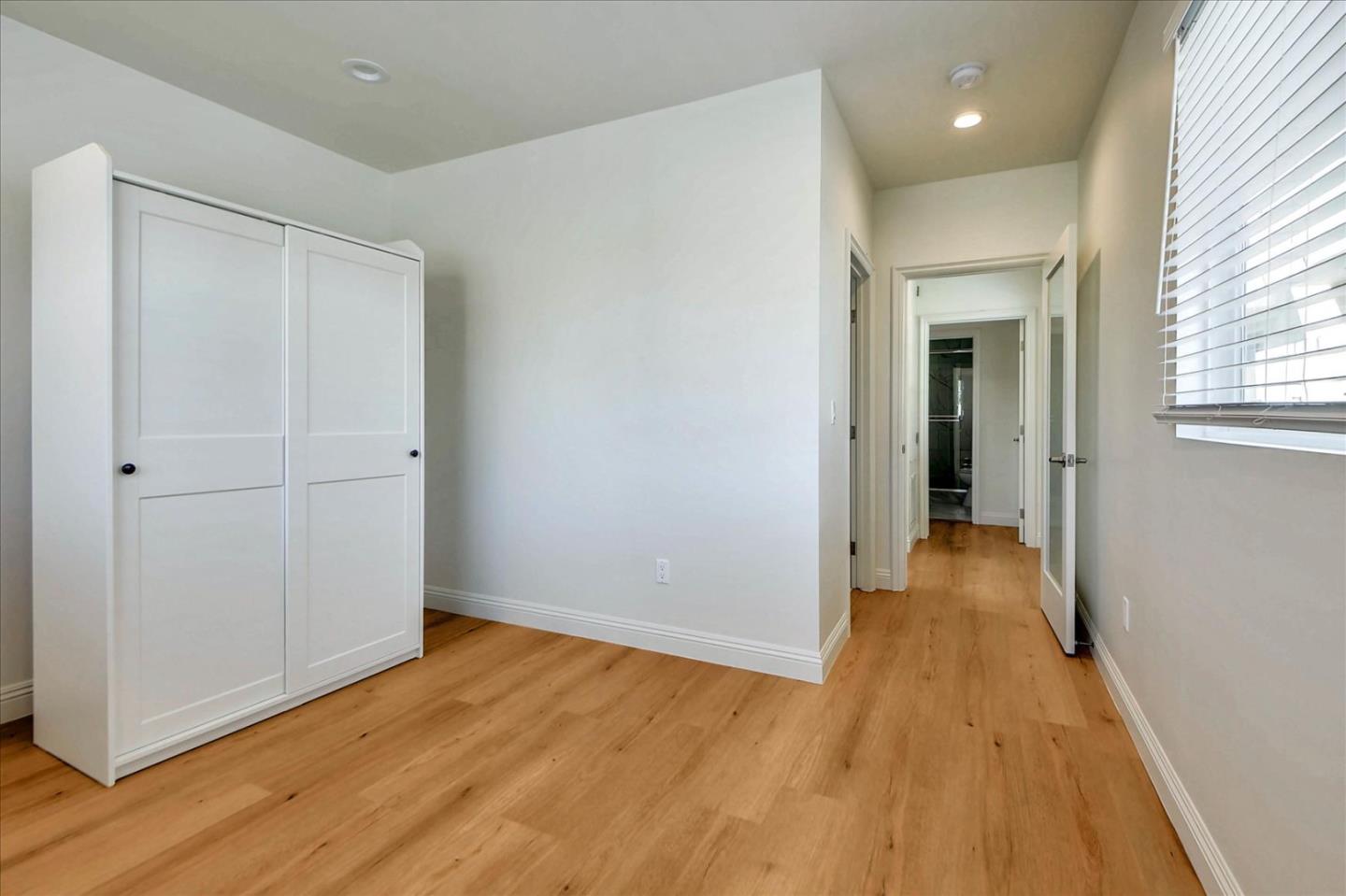 Detail Gallery Image 12 of 21 For 2202 Camden Ave, Los Angeles,  CA 90064 - 2 Beds | 2 Baths