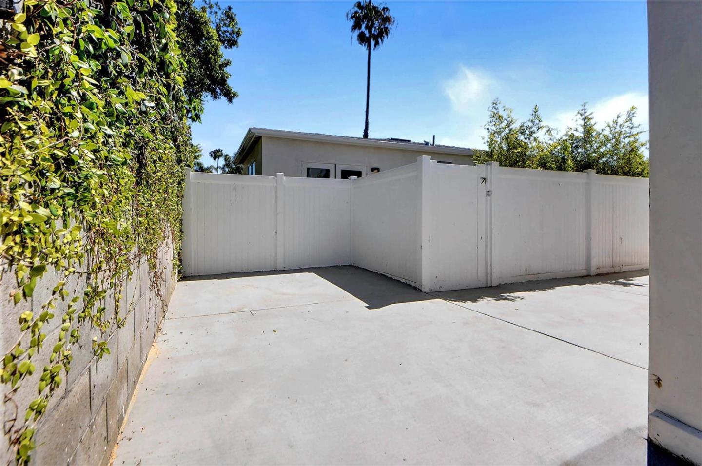 Detail Gallery Image 19 of 21 For 2202 Camden Ave, Los Angeles,  CA 90064 - 2 Beds | 2 Baths