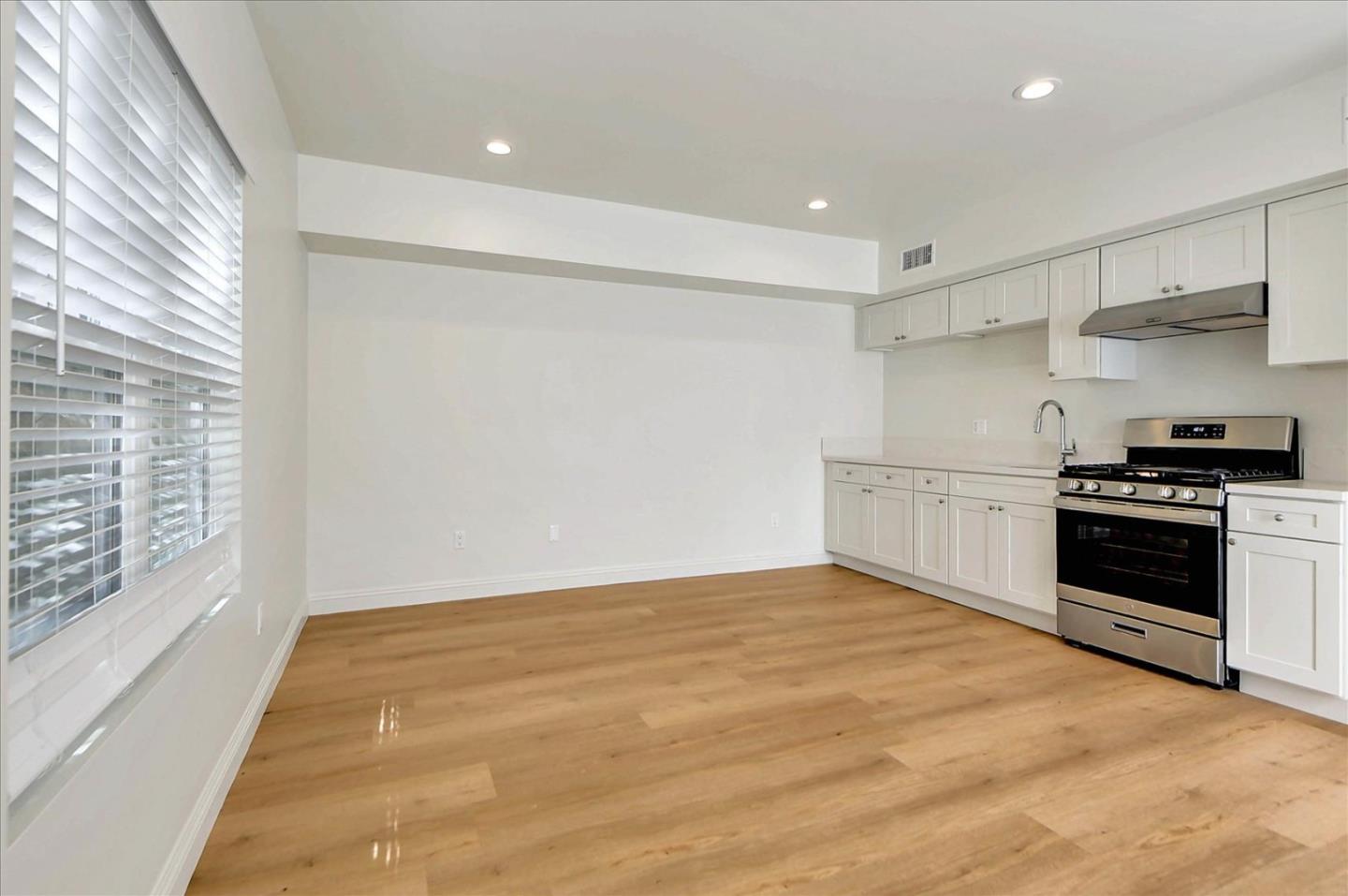 Detail Gallery Image 3 of 21 For 2202 Camden Ave, Los Angeles,  CA 90064 - 2 Beds | 2 Baths