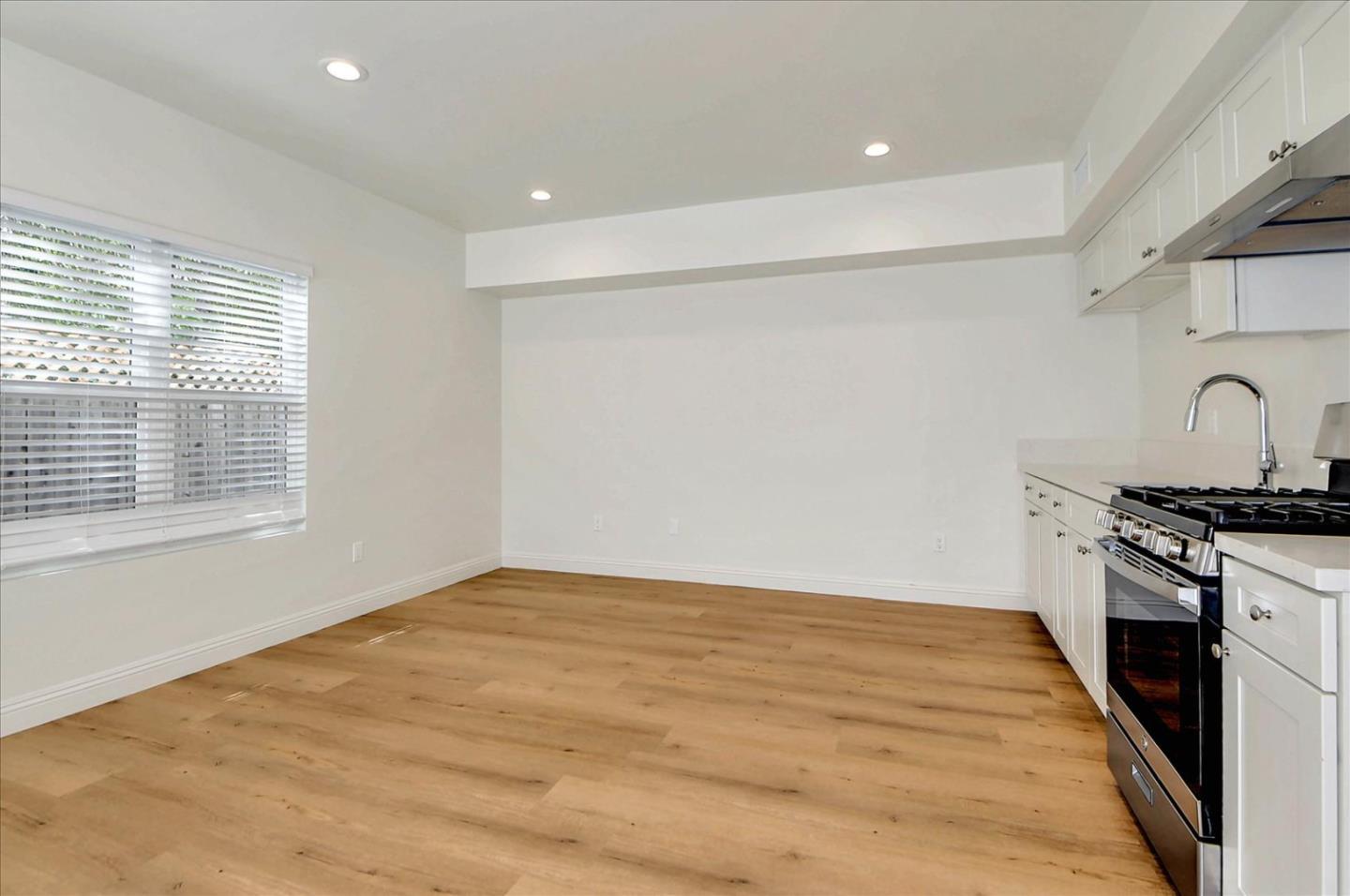 Detail Gallery Image 4 of 21 For 2202 Camden Ave, Los Angeles,  CA 90064 - 2 Beds | 2 Baths