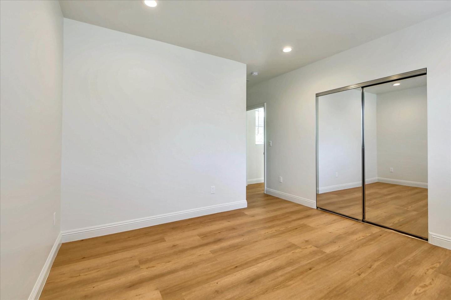 Detail Gallery Image 5 of 21 For 2202 Camden Ave, Los Angeles,  CA 90064 - 2 Beds | 2 Baths