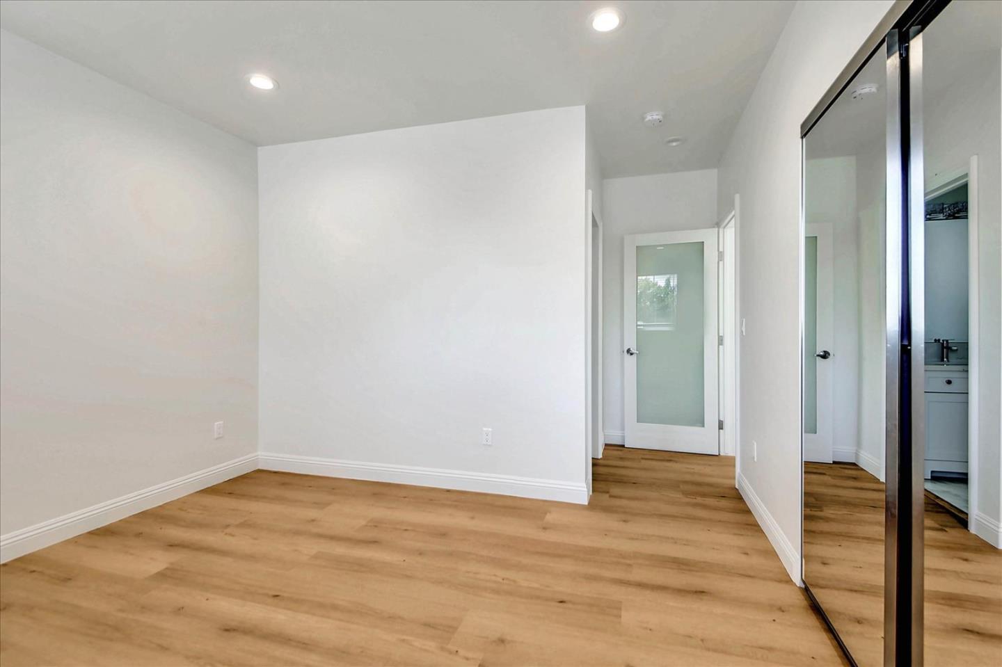 Detail Gallery Image 6 of 21 For 2202 Camden Ave, Los Angeles,  CA 90064 - 2 Beds | 2 Baths