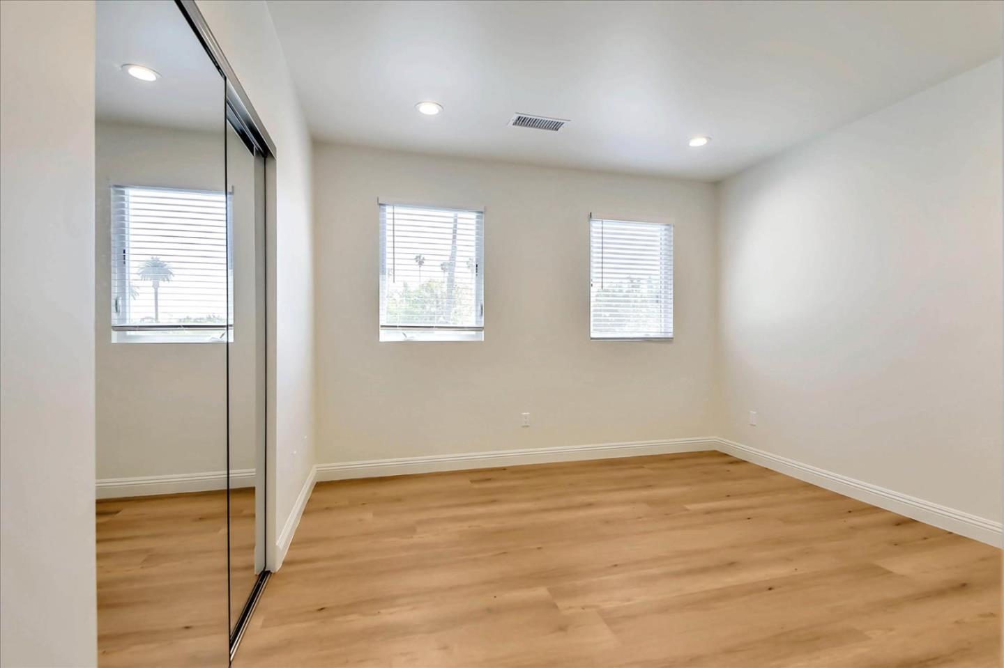 Detail Gallery Image 7 of 21 For 2202 Camden Ave, Los Angeles,  CA 90064 - 2 Beds | 2 Baths