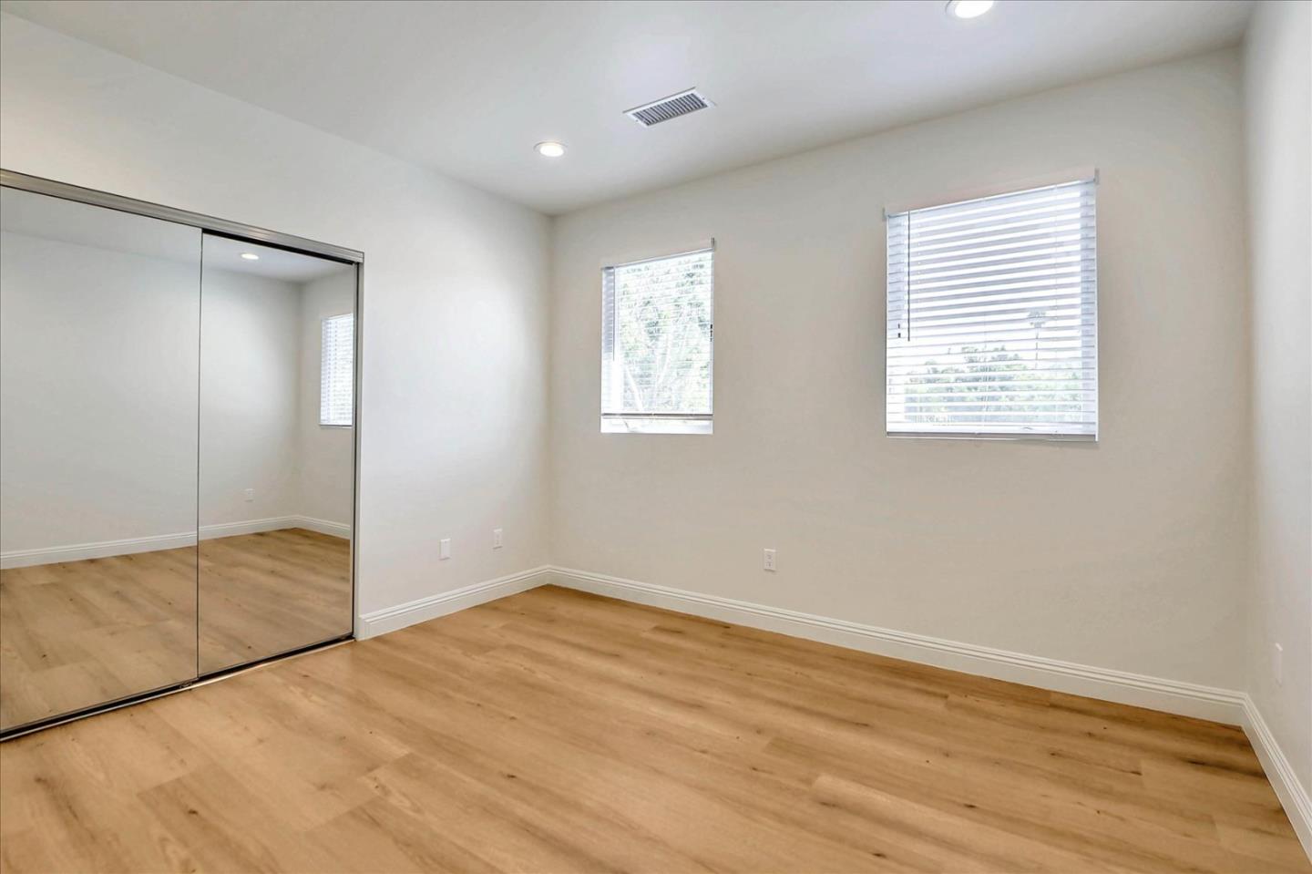 Detail Gallery Image 8 of 21 For 2202 Camden Ave, Los Angeles,  CA 90064 - 2 Beds | 2 Baths